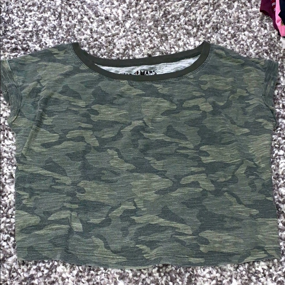 Cute cropped tee